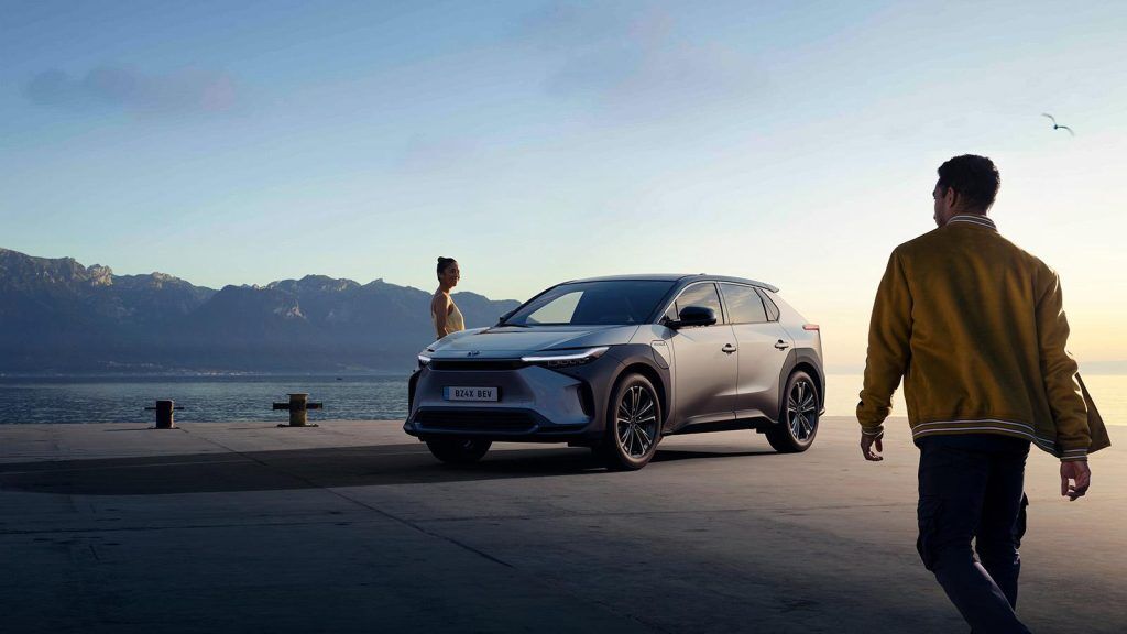 plug in hybrid,tisztán elektromos,toyota,corolla ts,is képes,g km,rendszer,toyota
